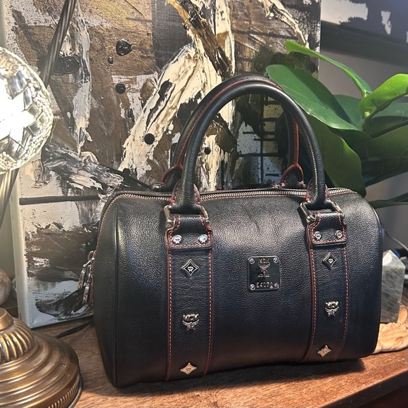 MCM Black Pebble Leather & Red Stitching Boston Doctor’s Bag - Picture 5 of 16